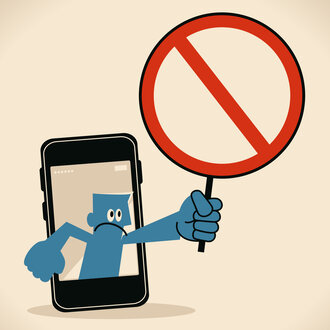 Zu sehen ist eine Illustration, die aus einem Smartphone ein Verbotsschild hält.