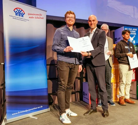 Preisverleihung auf der Bühne